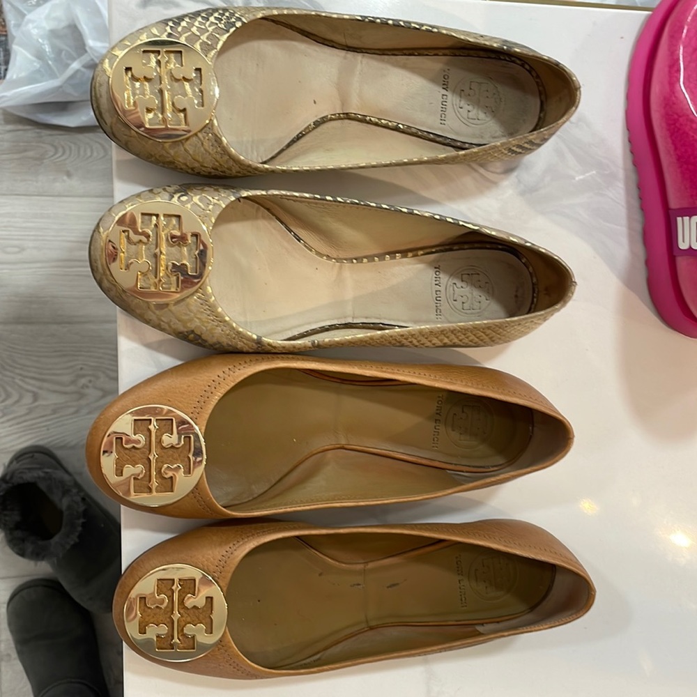 (2) pairs of Tory burch flats